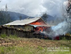 KKB kembali Teror Bakar Rumah Warga, TNI/Polri Kejar Terjadi Kontak Senjata di Ilaga Kab.Puncak Papua