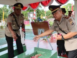 Hari Bhayangkara Ke 77, Ziarah Dan Tabur Bunga di Makam Pahlawan Marthen Indey