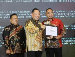 Melahirkan Sejumlah Inovasi, PJ Bupati Triwarno Terima Penghargaan Kategori Penjabat Kepala Daerah Inovatif