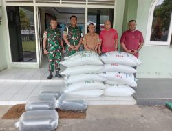 Awal Tahun 2024, DKP Kabupaten Jayapura Serahkan Ribuan Benih dan Pakan Ikan Kepada 3 Satuan TNI AD