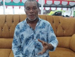 Tiba di Bandara Sentani, Cawapres Nomor Urut 2 Langsung Bertemu Tokoh Adat 