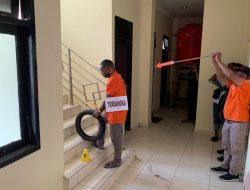 Polisi Gelar Rekontruksi Kasus Pembakaran di Komplek Kantor Bupati Jayapura