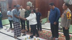 Pj Gubernur Papua Tengah Beri Santunan 500 Juta Untuk Warga Yang Rumahnya Dibakar OTK