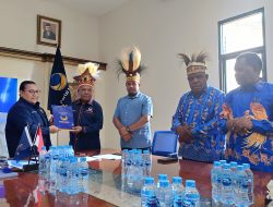 Didampingi Tokoh Adat, Mathius Awoitauw Daftar Bacagub Papua di Partai Nasdem