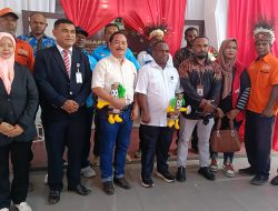 Koalisi Partai Pemenangan Jayapura Emas Bersama Ratusan Masyarakat Antar  JMW-DM Daftarkan ke KPU