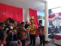 Koalisi Partai Kemenangan Nusantara Bersatu dan Ratusan Masyarakat Antar Ted Mokay dan H. Supardi ke KPU Kabupaten Jayapura