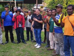 Tak Banyak Janji, Paslon John – Mebri Hadiahkan Ini Kepada Masyarakat Sabron Sari
