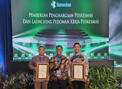 Pj Bupati Semuel Terima Penghargaan Kategori Puskesmas Pelayanan Terbaik dan Desa Pelayanan Terbaik dari Kemenkes RI