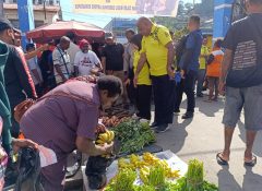 Pilgub Papua Blusukan ke Pasar Paldam, Gelombang Dukungan Kuat Untuk Mari-Yo