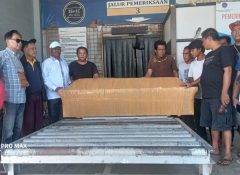 Cabup Alpius Toam dan Warga Toraja Kabupaten Jayapura  Berangkatkan Jenaza  Almarhum Muktar Layuk ke Kampung Halaman