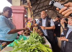 Promosikan Produk Pangan Lokal, Mari-Yo Bagikan Sagu Kemasan dan Abon Ikan Setiap Kampanye