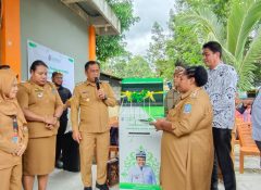 Pj Bupati Semuel Launching Alat Digital Desa di Kantor Kampung Doyo Baru