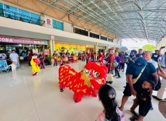 Atraksi Barongsai Meriahkan Perayaan Imlek di Bandara Sentani