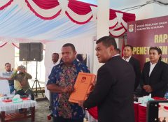 Rapat Pleno Terbuka KPU Tetapkan Yunus Wonda-Haris Richard Yocku Bupati dan Wabup Jayapura Terpilih