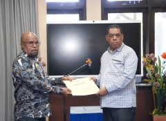 Bupati Yunus Wonda Lantik Plt. Sekda Yusuf Yambe Yabdi