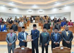Serahkan Materi LKPJ 2025 ke DPRK Jayapura, Bupati Jayapura Pastikan Program Tetap Jalan Meski Efisiensi Anggaran