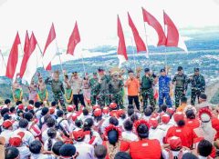 Terbesar di Indonesia Berkibar di Puncak Gunung Cycloop, Koops TNI Habema : Gegap Gempita Damai Persatuan dari Tanah Cenderawasih